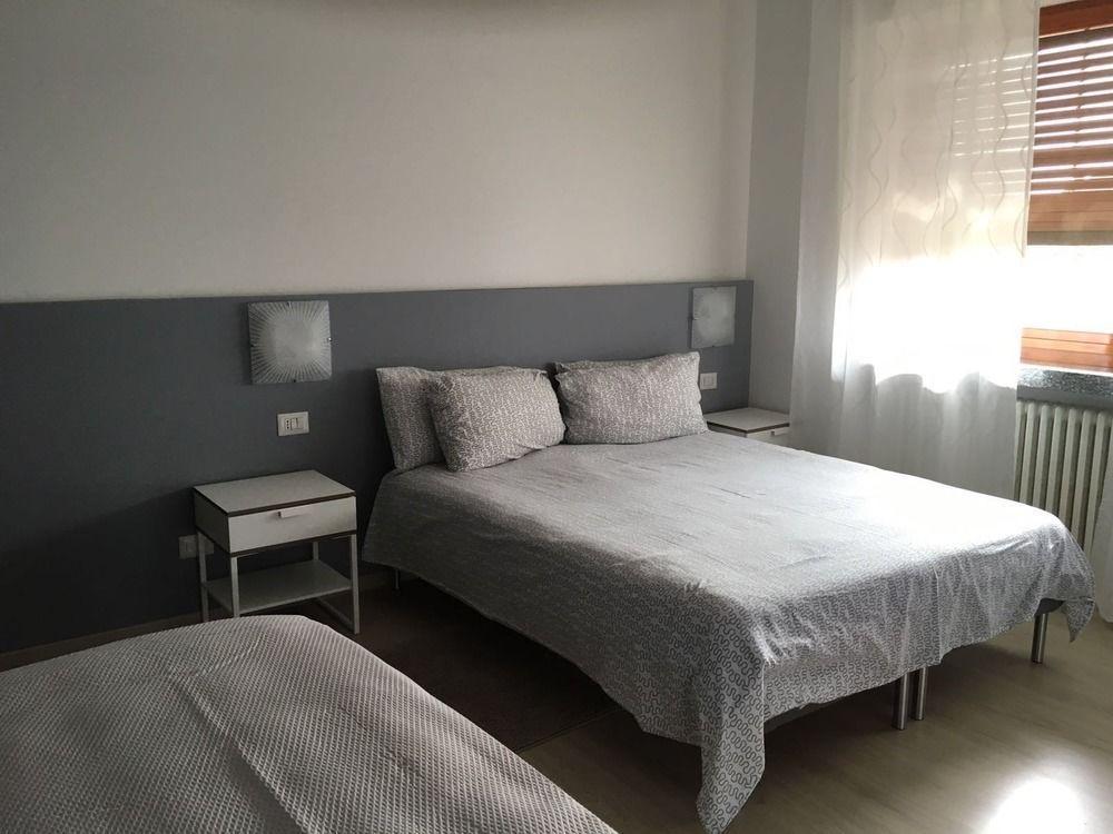Bella Vita Guesthouse Arona Extérieur photo
